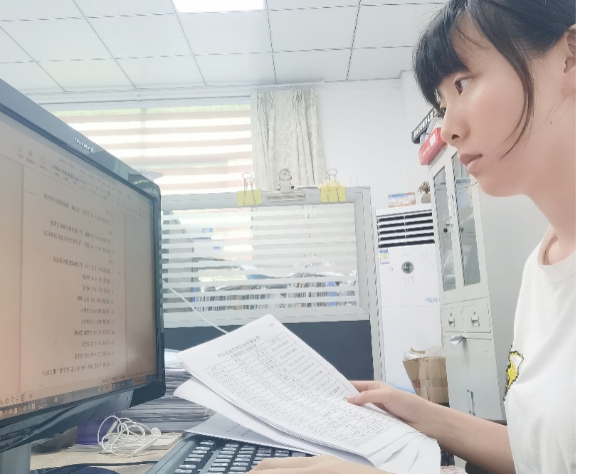 1.在政府党政办公室认真实践的同学